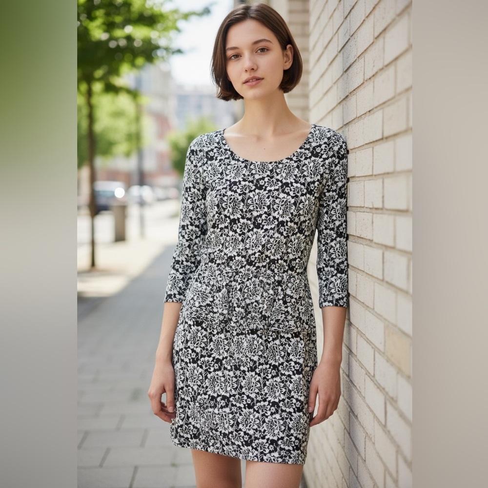 Everly Black and White 3/4 Lace Sleeve Bodycon Cocktail Dress